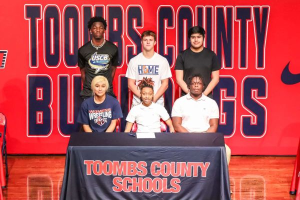 Toombs County High Celebrates Six Student-Athletes Signing to Colleges