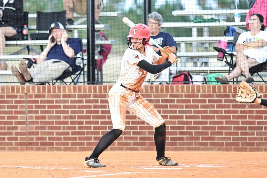 Lady Vikes Make History with Sweep on Senior Night