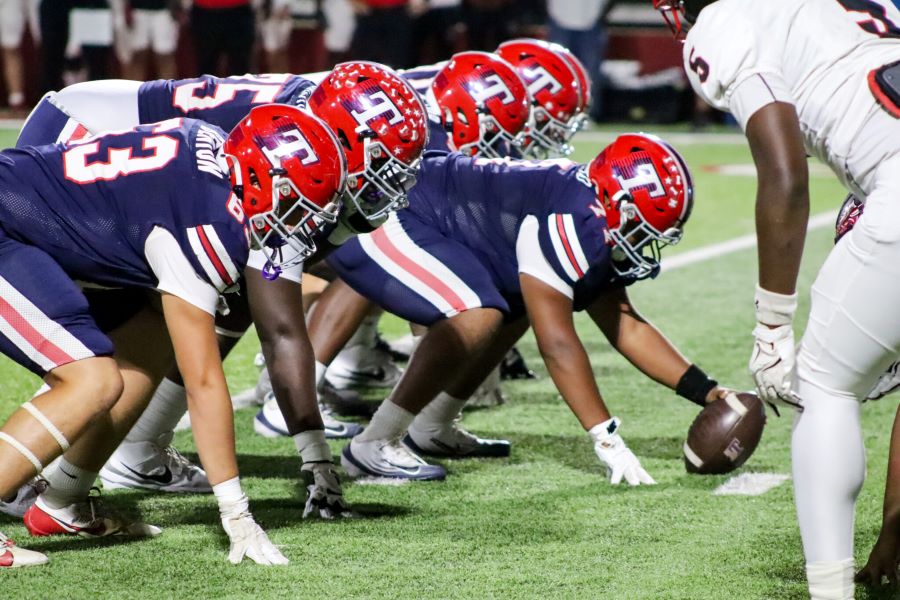 Bulldogs Dominate Indians 59-7 on Homecoming Night