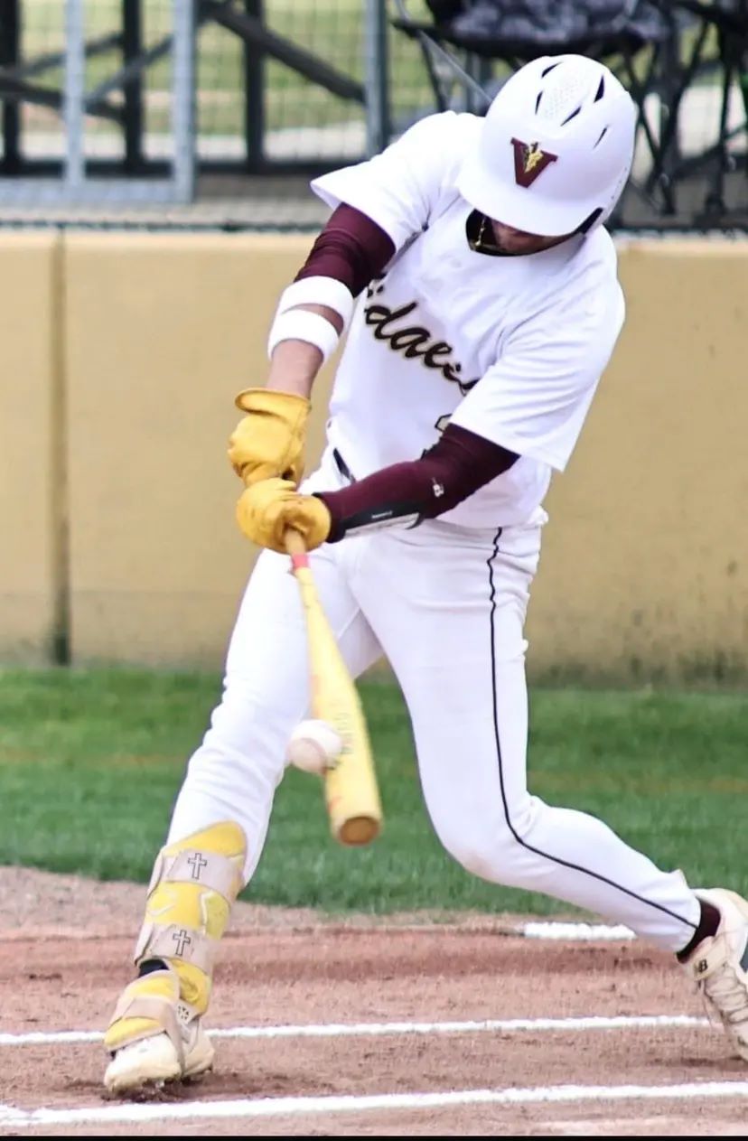 Indians Dominate Hornets 