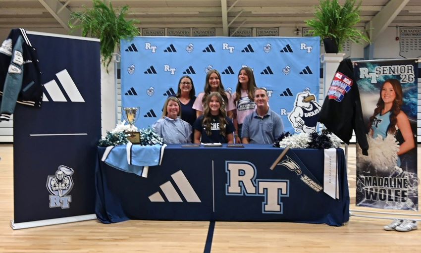 Wolfe Signs Letter of Intent to Cheer at GSU 