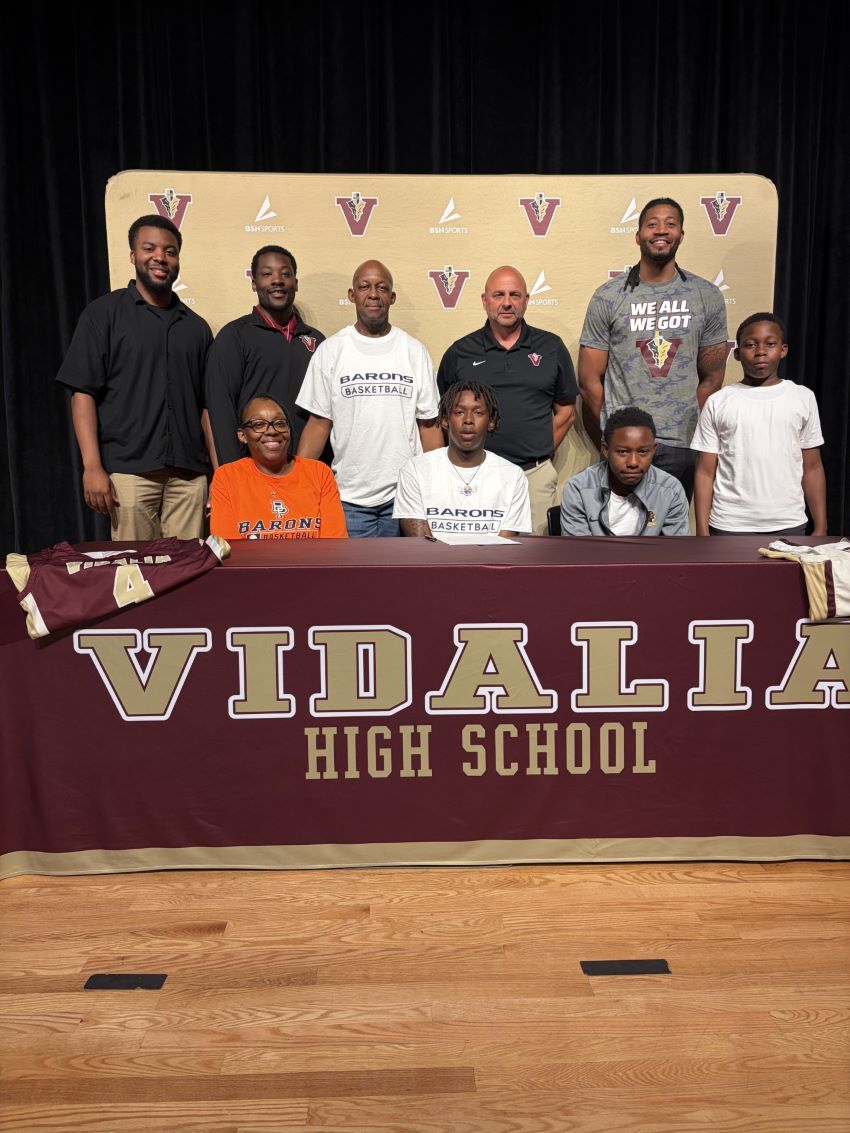 Brown Signs With BPCU Barons 